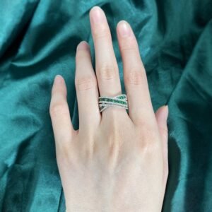Elegant-European-and-American-Style-Interwoven-Emerald-Ring-1.jpg