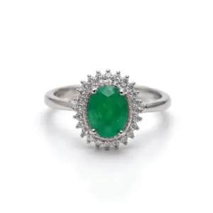 Natural Emerald Ring 925 Sterling Silver Emerald Wedding Rings — white background