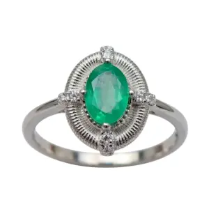 Vintage Ring Natural Emerald Engagement Ring for Women — white background